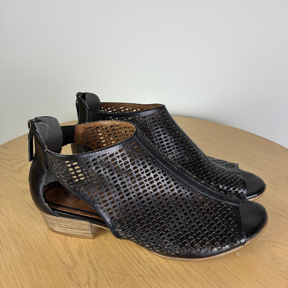 Tamaris Leather Perforated Peep Toe Low Sandals Women's EU 39 US 8.5 Summer